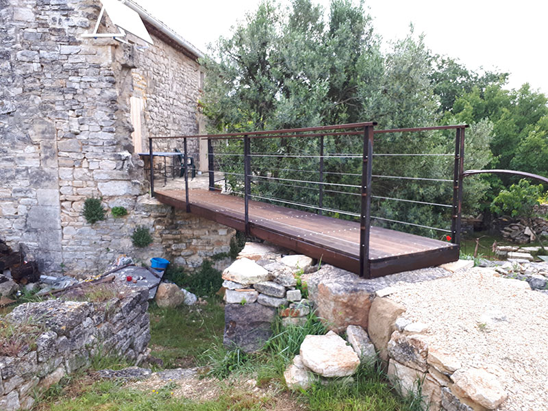 fabricant, passerelle, acier, galvanis&eacute;